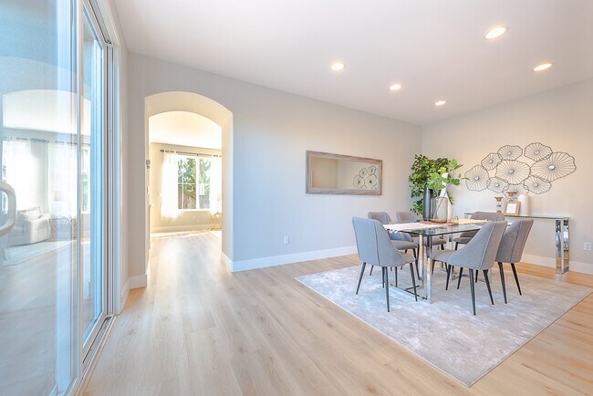 Building Photo - 2700 Spindrift Ct
