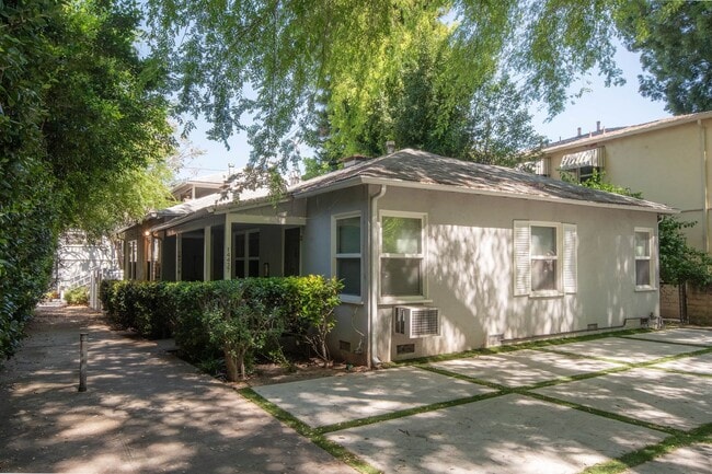 Building Photo - 14437 Dickens St