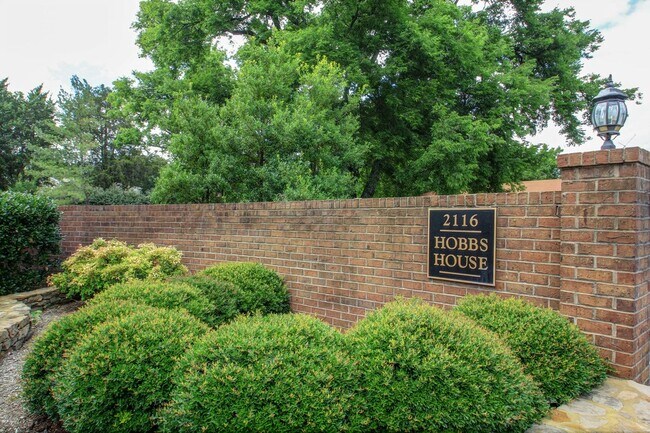 Building Photo - 2116 Hobbs Rd