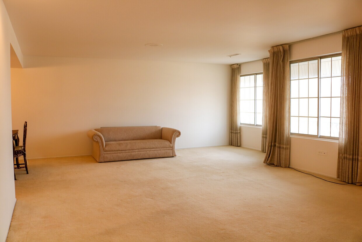 Foto principal - 8750 Harrison Ave