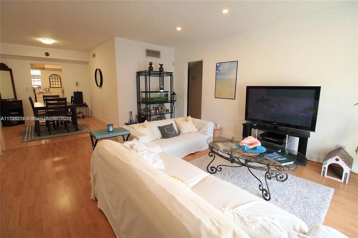 Foto principal - 9260 Bay Harbor Terrace