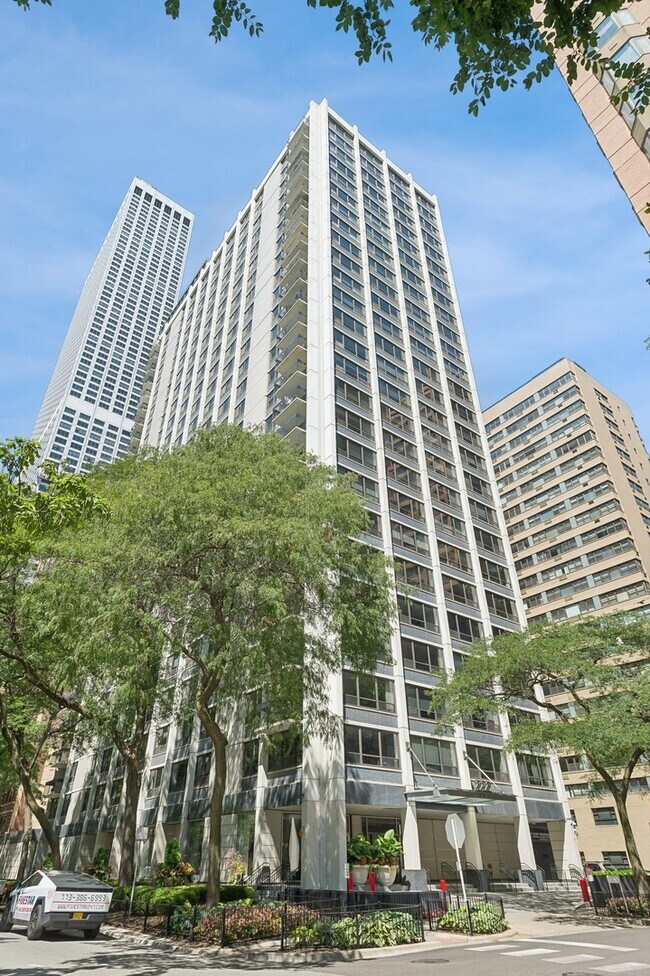 Building Photo - 222 E Pearson St