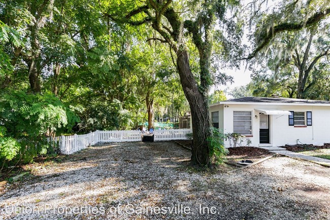 Foto del edificio - 4 br, 2 bath House - 2718 W University Avenue