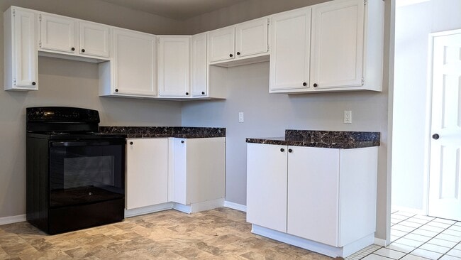 Building Photo - 42405 Iowa st