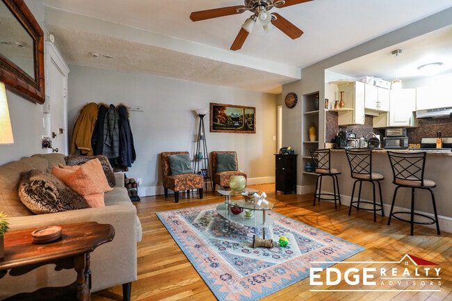 Building Photo - 120 Lanark Rd