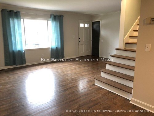 Foto del edificio - 5042 Mission Road-Pottery Barn Charm!
