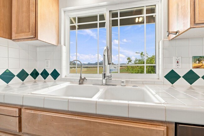 Foto del edificio - Beautiful 2-Bedroom La Selva Beach Home with Ocean Views