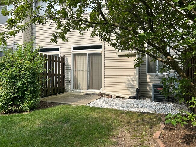 Foto del edificio - 1385 Redbridge Ct