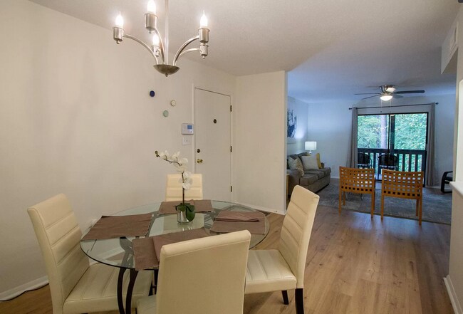 Building Photo - 106 Woodland Vlg
