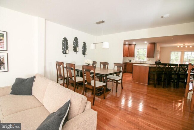 Foto del edificio - 1392 Park Garden Ln