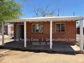 Building Photo - 4542 E 20th St