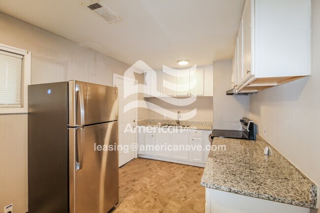 Foto del edificio - 2423 Adger Rd