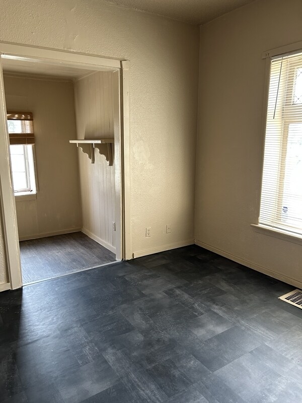 Foto principal - 419 N 1st St