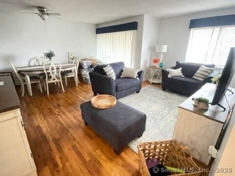 Foto del edificio - 963 High Path Rd