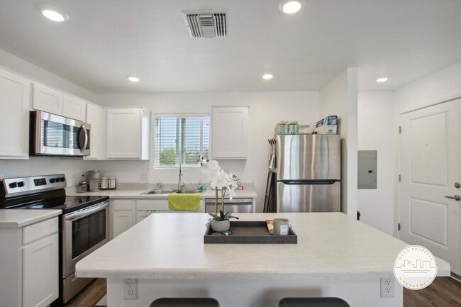 Building Photo - Village On Greenway