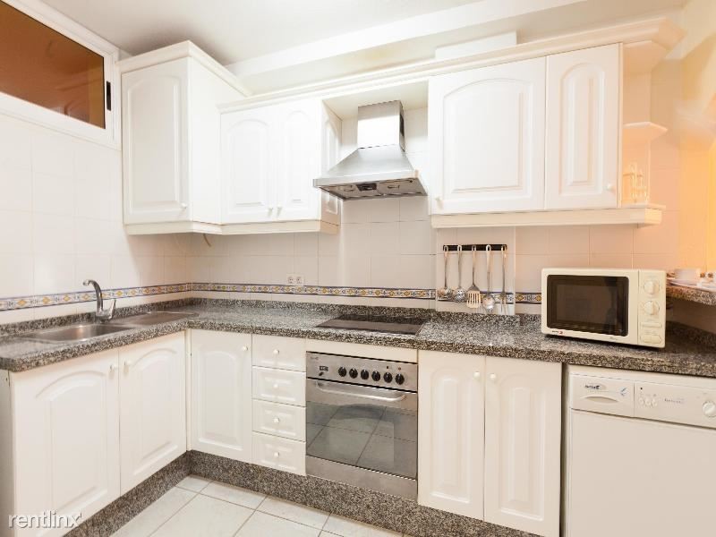 4 br, 1 bath - 117 Carlton Ave 3F - 4 br, 1 bath  - 117 Carlton Ave 3F