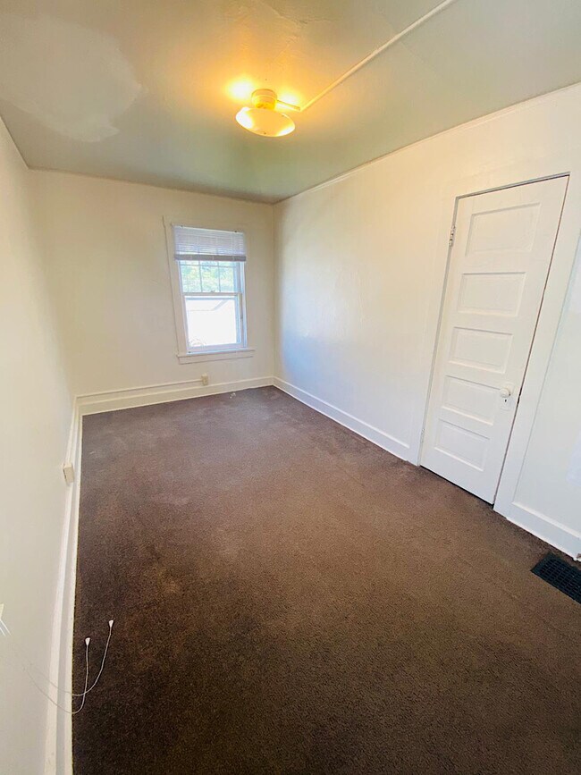 Photo - 220 E Davenport St House