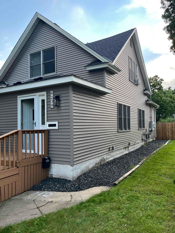 Building Photo - 4230 S 39th Ave