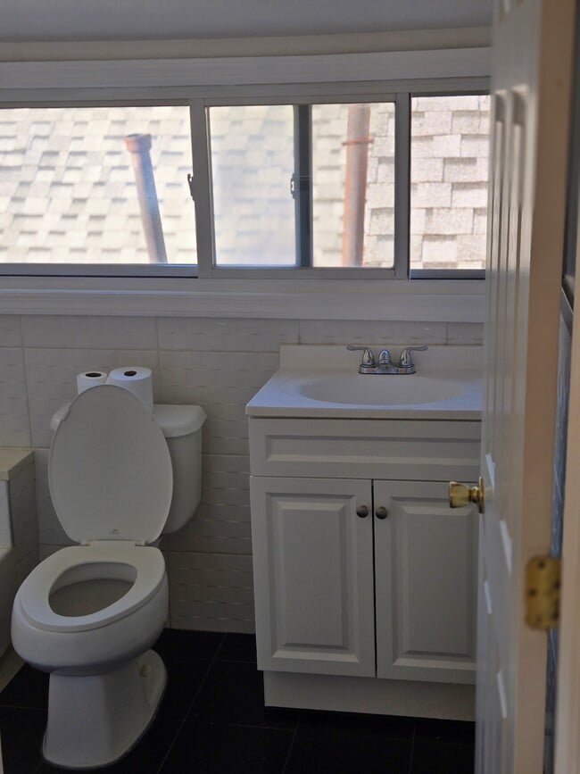 Building Photo - 316 Summer Ave