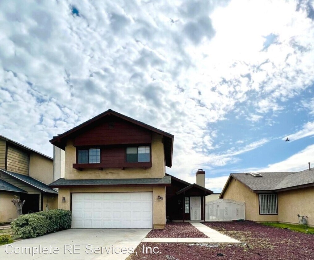 Foto principal - 4 br, 2.5 bath House - 16177 Barbee St