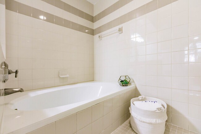 Interior Photo - Aviah Flagler Village