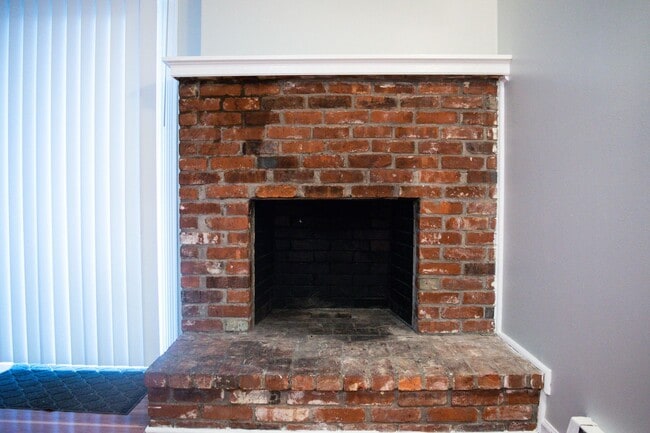 Building Photo - 678 Savin Ave