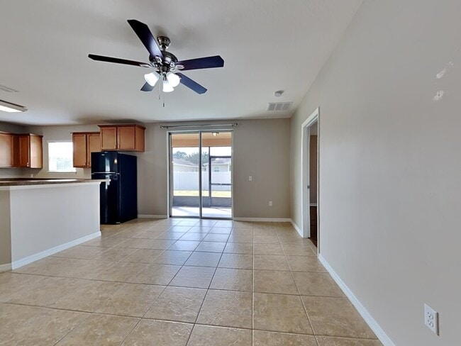 Building Photo - 6925 Glenbrook Dr