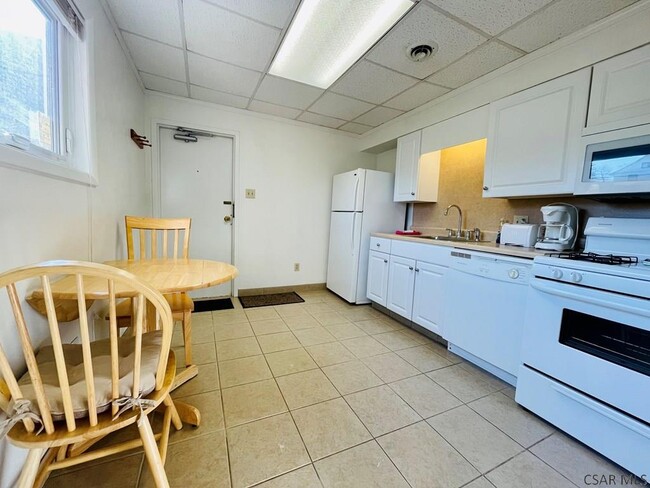 Building Photo - 907 Old Scalp Ave