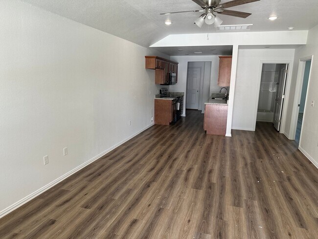 Foto del edificio - 603 E Wolf St