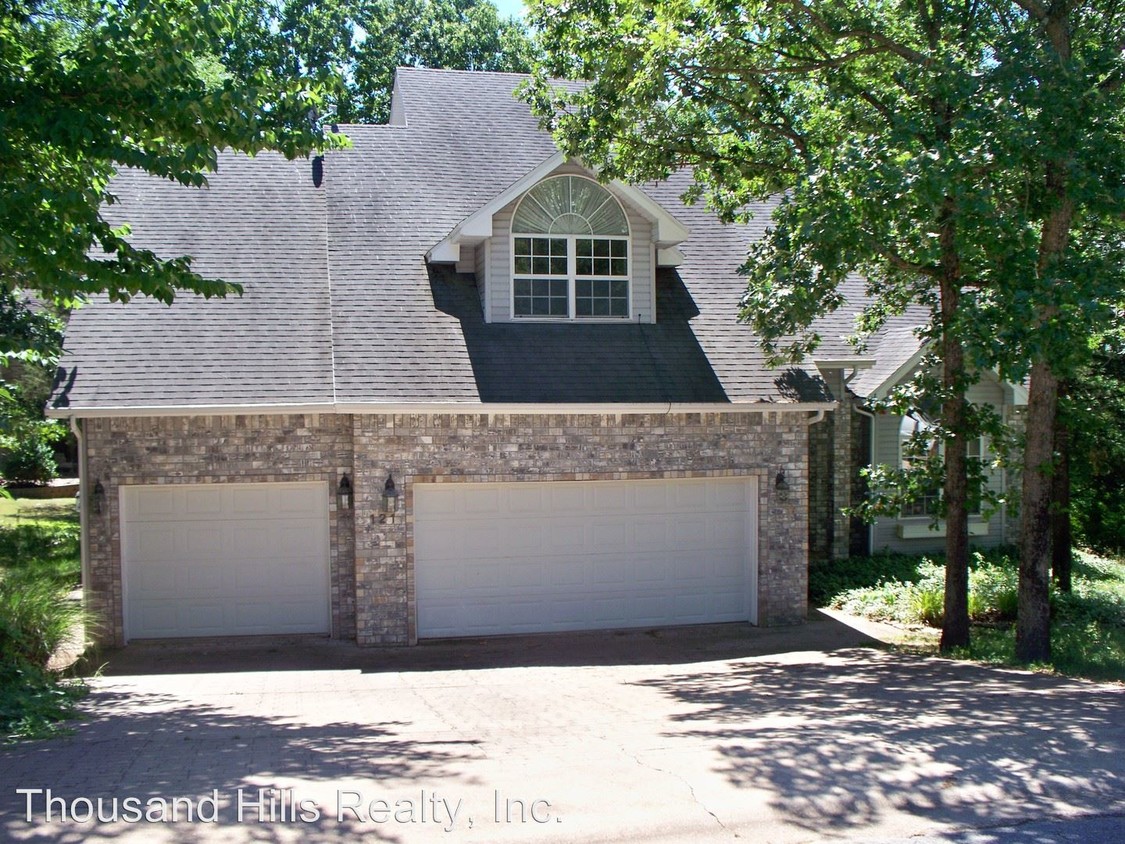 Primary Photo - 5 br, 3.5 bath House - 121 Loganberry Court
