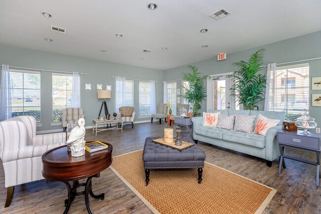 Building Photo - Freeport Oaks Apartments