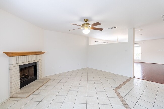 Building Photo - 17501 Wiseman Dr