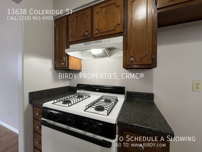 Building Photo - Charming 4-Bedroom Rental with Fireplace i...