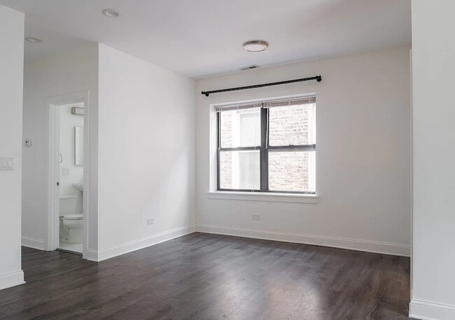 Building Photo - 1524 N Ashland Ave