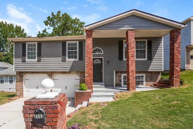 Building Photo - 5550 Emerald Glen