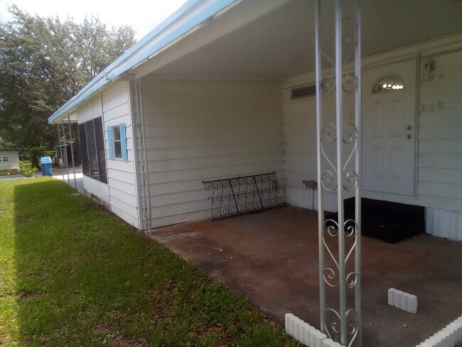 Foto del edificio - 12028 Fairway Ave