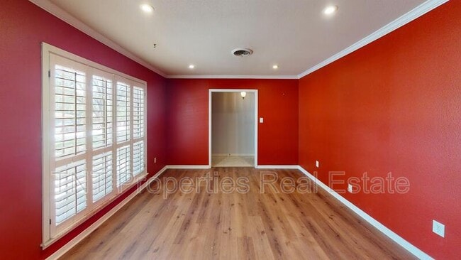 Photo - 2309 Oxford St House