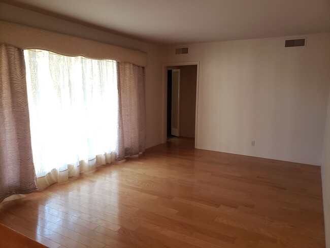 Foto del edificio - Beautiful, spacious home for RENT!