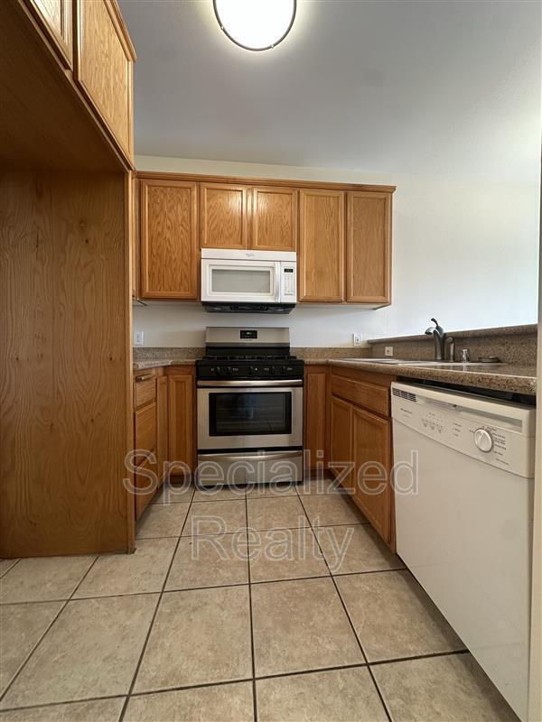 Foto del edificio - 5716 Whitsett Ave