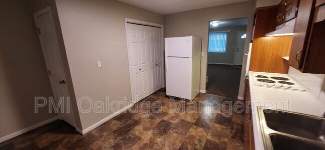 Foto del edificio - 205 Scott Ave