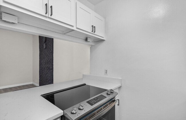 Building Photo - 915 Geyer Ave