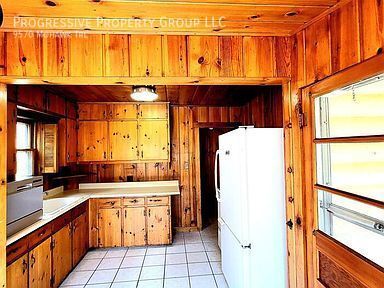 Building Photo - 9570 Mohawk Trail