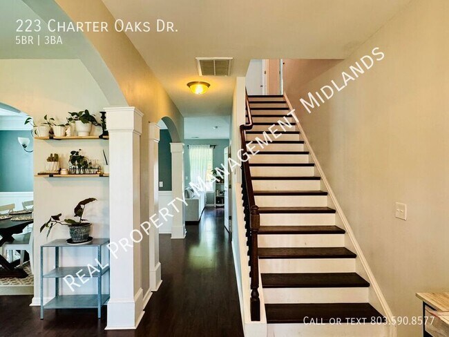 Foto del edificio - 223 Charter Oaks Dr