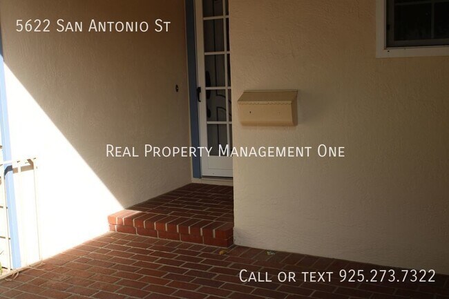 Building Photo - 5622 San Antonio St