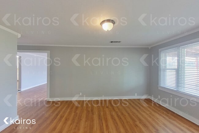 Building Photo - 4417 Brown Ave.