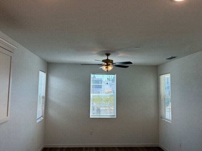 Foto del edificio - New Construction 4BR Home (2025) – Modern Living + 2-Car Garage