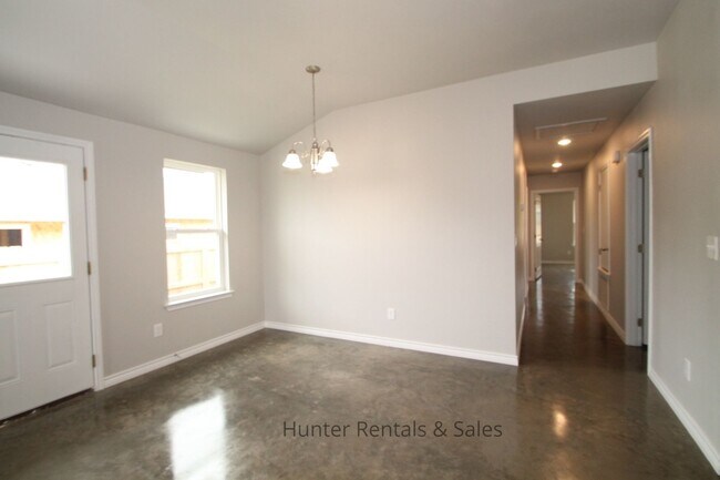 Building Photo - 308 Lowes Blvd