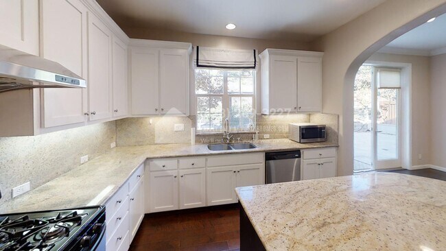 Building Photo - 9635 Camassia Way