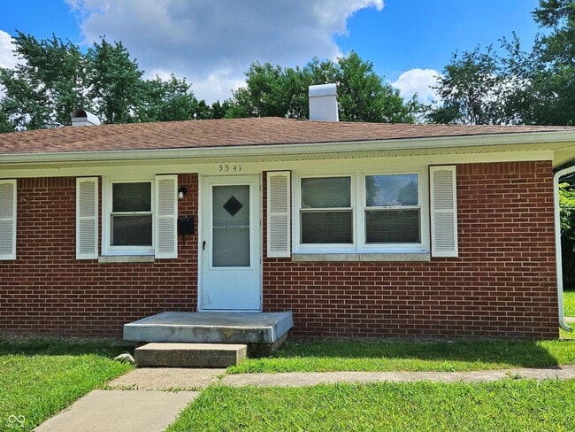 Building Photo - 5541 E 40th St