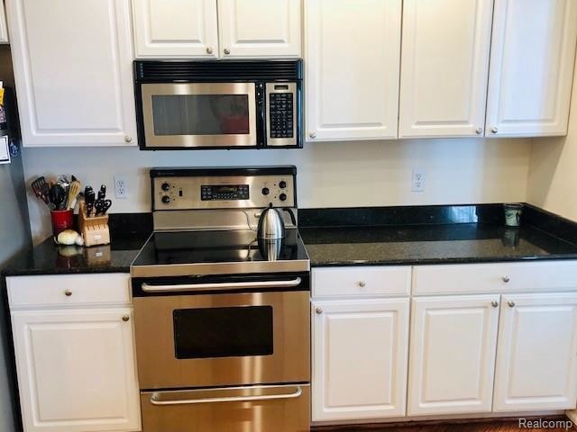 Building Photo - 5940 Creekside Dr